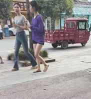 牛仔裤美女