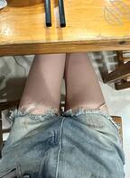 忍不住在餐厅就开始摸我的胸 揉我的下边了0