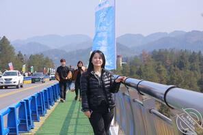 我的年轻熟女妈妈叫立满身材展示0