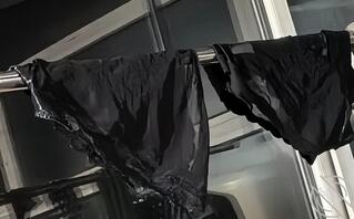 常年住在大嫂家的小叔子偷拍母猪大嫂费喜静的原味内衣内裤系列2