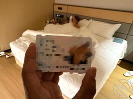 亲侄女，上大学刚成年，偷录了一些小视频0