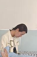 别人家的老婆就是胸有点小