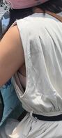 偶遇穿半罩杯少妇漏乳