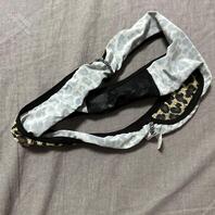 舔妈妈刚换下来内裤 射在了上面 放回了洗衣机上0