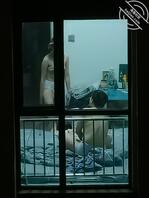 原创-偷拍隔壁小情侣，男的鸡小只有毛0