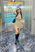 超短裤靴子的美女