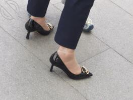 把你真实拍到的熟女短丝袜脚发在评论区1