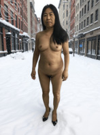 风雪中露出的熟女人妻