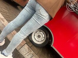 偷拍牛仔裤少妇圆润屁股2