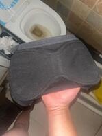 大半夜睡不着 偷偷跑去卫生间寻找小姨子的原味乳罩开始打胶1