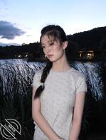 骚女儿裴佳欣，撅起屁股勾引大鸡巴操逼