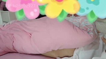 [真实夫妻日常][福利]给大肚老婆擦油，大奶赏析