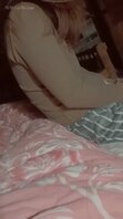 (原创)我和妈妈41，老爸早上刚走，晚上妈妈竟然跑来我房间蹭网(有后续)