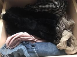 在外地上班 有事回家一趟，又拿到亲姐的丝袜 想操姐姐 有没有大佬支招1