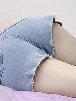 翻到以前偷拍大姨子的照片2