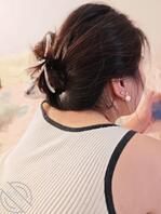 偷情大屁股姐姐，后入射爆反差婊！2