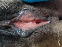 第一次发帖发一下老婆的骚逼
是不是被别人插多了0