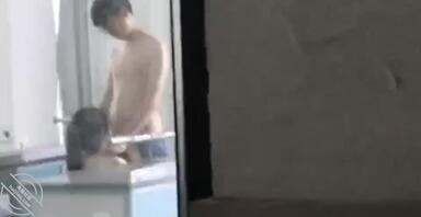 网友投稿，大学情侣在教室就开始了2