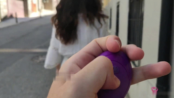 夹跳蛋出门逛街异常难受啊不好好学习甘愿做小母狗