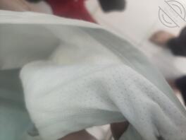 有人操过侄女的吗？怎么操到的，支支招，感觉侄女特别骚，在奶茶杯子，解小手1