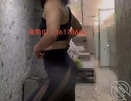 年近50少妇，风韵犹存，屁股紧实有力0