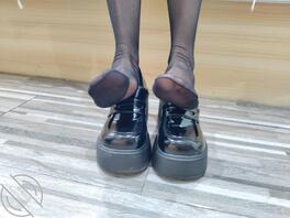 武汉约拍jk黑丝学生妹2