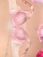 接上一个帖子涵江扫楼第二天发现骚内裤和胸罩，偷拍差一点被发现