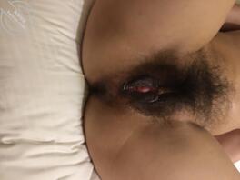 各位哥哥们可以帮我看一下我妈的逼这么黑是不是被人操的多