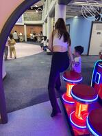 儿童乐园的小身材，脸一般1