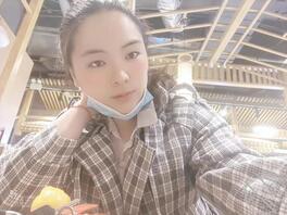 是盐城的，在某广场一家名为五道牛肉火锅店上班的绿帽人妻孙露