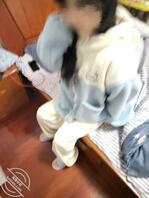 4轻抚处女女儿嫩穴,让老父亲性奋到颤抖,白丝小脚与娇嫩身躯,让我呼吸粗重1