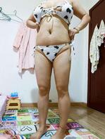 【熟女日记】当巨乳妈妈穿上奶牛比基尼2
