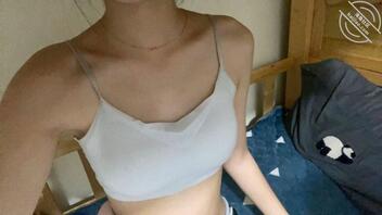 08年少女粉嫩小穴，嫩不嫩你说了算0