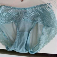 终于偷拍到小姨子的骚穴