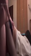 后入骚母狗高潮到抽搐逃跑，真是便宜她男友了。