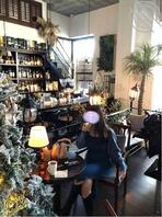 老妹心情不好我俩喝酒，郁闷，怎么下手啊？