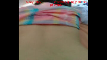 淄博熟女在家中被后入，拍摄时被发现，叫声很浪