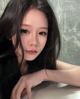 奶子大又白，来把哥哥精液夹出来。0