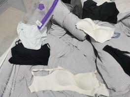 潜入姨妈和大姐的房间 姨妈突然回来了 吓得心脏碰碰跳2