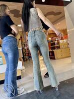 最新街拍，饥渴难耐撸射最新街拍