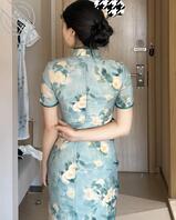 我的秘书妈妈跟老板出差出到床上去了，以出差的名义跟老板出轨1