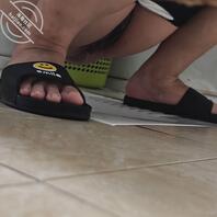 小店老板娘的大黑逼 ，兄弟们多多点赞评论，后续还有