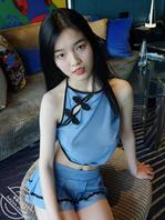 一条性感的反差骚母狗0