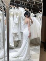 贡献我的老婆张国锋，一个大胸眼镜娘，马上要和我结婚了正在试婚纱，随意评价