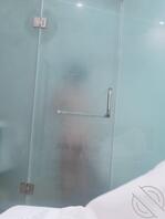 绿母儿偷拍骚妈洗澡1