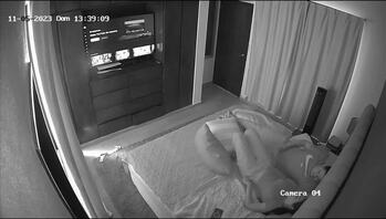 家庭监控摄像头偷拍 01