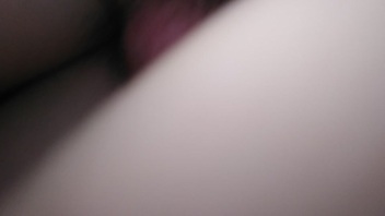 大年三十终于插进了妹妹的蜜穴