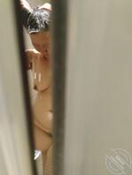 偷拍母猪坦克洗澡1