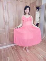 看完你们的评论，姑姑就在我身上发泄一次，逼里还留着精液就开始让我给她拍照