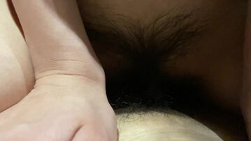 本在教炎女友女上，没想到被偷著了